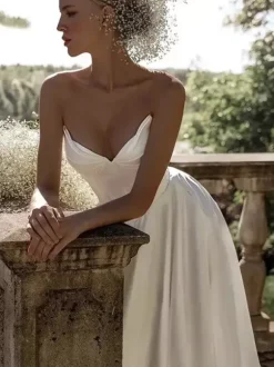 Robe de mariée vintage coupe trapèze décolleté en A sans manches plissée robe de mariée simple