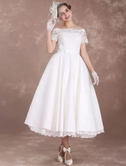 Robe de Mariée Vintage Courte Robe de mariée A-ligne Tissu de satin en dentelle avec soutien-gorge et doublure manches courtes