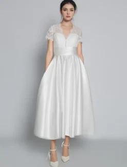 Robe de mariée vintage robe de mariée civile courte col V manche courte haut en dentelle jupe en satin
