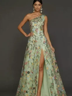 Robe de mère de la mariée décolleté travaillé sans manches coupe trapèze fente sur le devant robe d'invitée de mariage