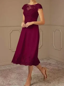 Robe de mère de la mariée en dentelle avec manches cape et ornements en dentelle robe de soirée de mariage longueur thé