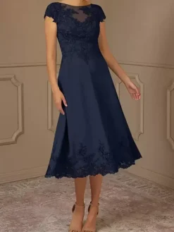 Robe de mère de la mariée en dentelle avec manches cape et ornements en dentelle robe de soirée de mariage longueur thé