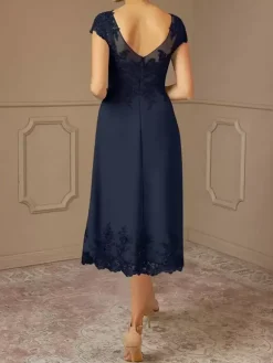 Robe de mère de la mariée en dentelle avec manches cape et ornements en dentelle robe de soirée de mariage longueur thé
