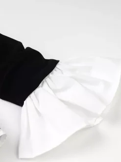 Robe de soirée chic bicolore noire à volants mini-robe deux-pièces à manches longues.