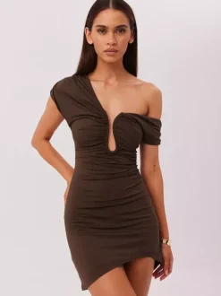Robe de soirée courte marron asymétrique plissée dos nu sexy et semi-formelle