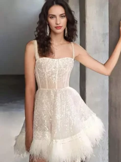 Robe de soirée écrue blanche à bretelles et col à paillettes sans manches mini-robe transparente