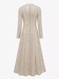 Robe de soirée longue champagne à col montant et sequins manches longues élégante et semi-formelle.