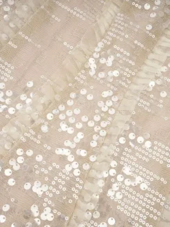 Robe de soirée longue champagne à col montant et sequins manches longues élégante et semi-formelle.