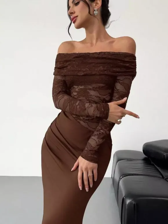 Robe de soirée longue marron café épaules dénudées dentelle manches longues coupe élégante semi-formelle