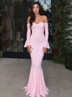 Robe de soirée longue rose à épaules dénudées en dentelle manches longues plissée chic et semi-formelle