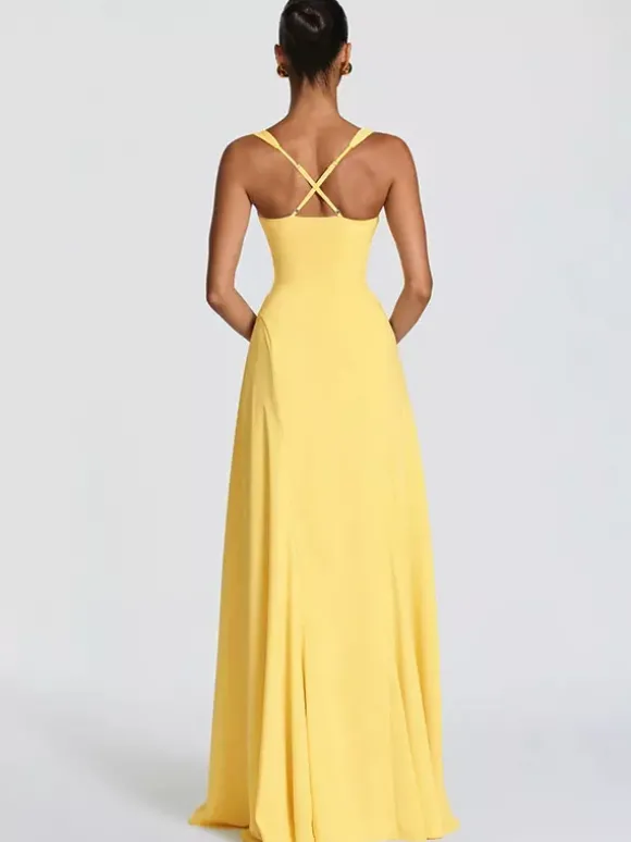 Robe de soirée maxi beige dos nu plissée sans manches style chic semi-formel