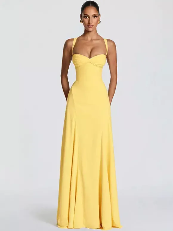 Robe de soirée maxi beige dos nu plissée sans manches style chic semi-formel