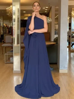 Robe de soirée maxi orange asymétrique sans manches style rétro semi-formel idéale pour l'été.