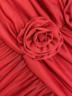 Robe de soirée maxi rouge à épaules dénudées plissée manches longues élégante et semi-formelle