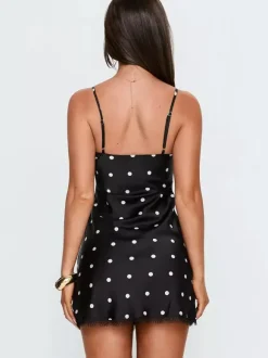 Robe de soirée noire à pois sans manches à bretelles robe d'été