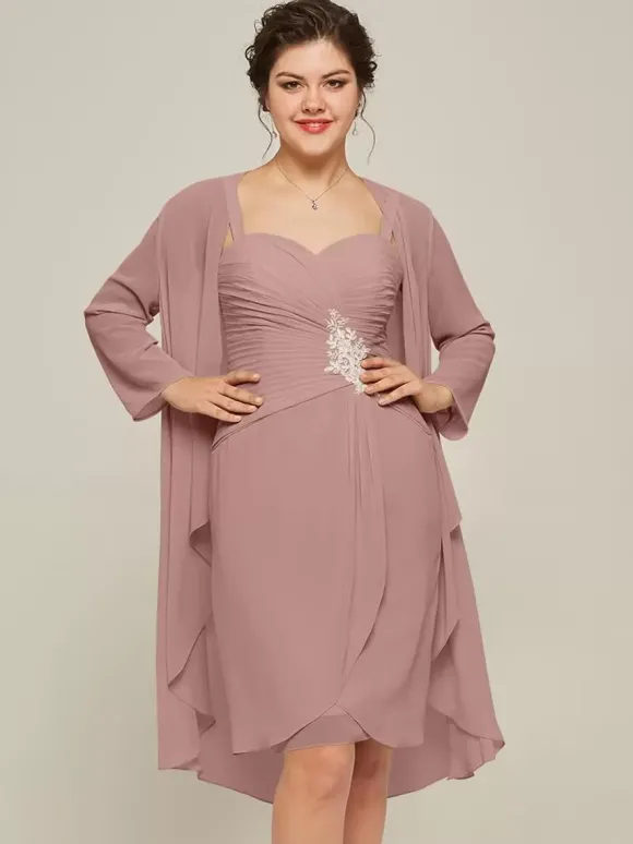 Robe de soirée pour mère de la mariée col en c艙ur manches longues ligne a en dentelle longueur aux genoux robes d'invitées pour mariage