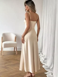 Robe de soirée romantique en satin champagne nuisette à fines bretelles robe midi de demoiselle d'honneur