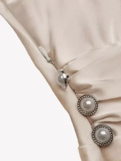 Robe de soirée romantique en satin champagne nuisette à fines bretelles robe midi de demoiselle d'honneur