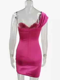 Robe de soirée rose sans manches à col en V et coupe asymétrique