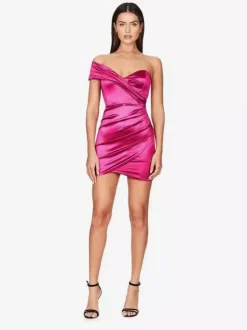 Robe de soirée rose sans manches à col en V et coupe asymétrique