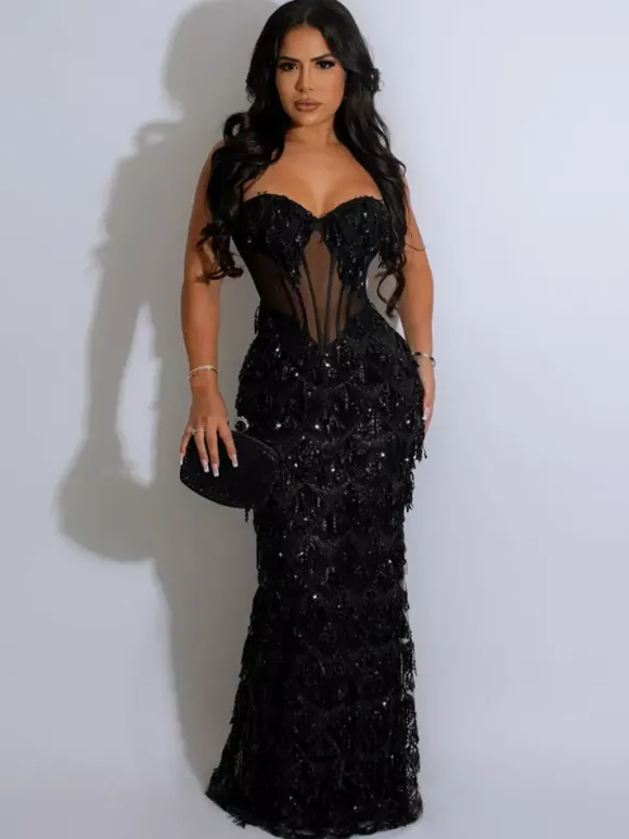 Robe de soirée rouge à bretelles col à sequins sans manches épaules dénudées chic et semi-formelle