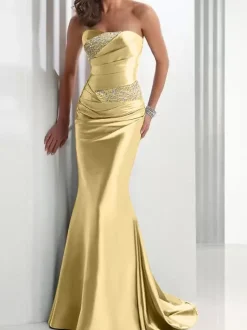 Robe de soirée sirène en tissu satiné col en c艙ur avec traîne plissée robes de soirée sociale