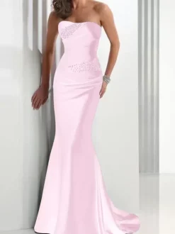 Robe de soirée sirène en tissu satiné col en c艙ur avec traîne plissée robes de soirée sociale