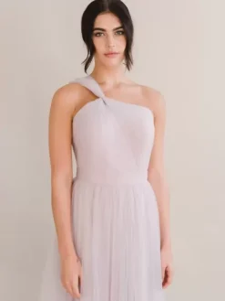 Robe de soirée trapèze asymétrique épaule dénudée avec traîne sans manches dos nu plissée en tulle robes de soirée sociale