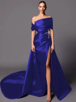 Robe de soirée trapèze à épaules dénudées avec traîne sans manches à lacets en tissu satiné plissé Robes de concours sociales