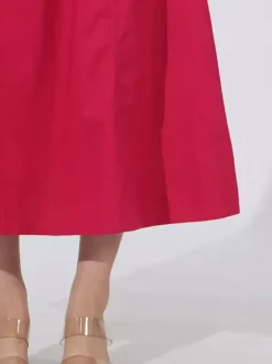 Robe de vacances midi à fleurs sans manches épaules dénudées chic taille haute rouge