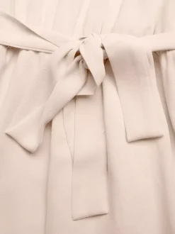 Robe de vacances mi-longue fluide à col rond et manches papillon