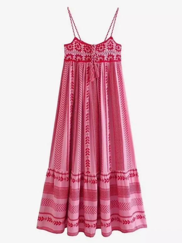 Robe de vacances à épaules dénudées sans manches en maille patchwork bretelles et col chic couleur pêche.