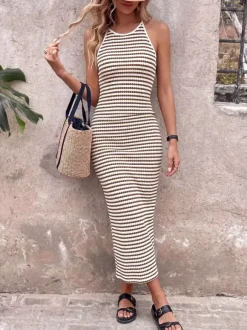 Robe de vacances rayée café dos nu col halter dos nu mi-long maille côtelée à nouer coupe ajustée