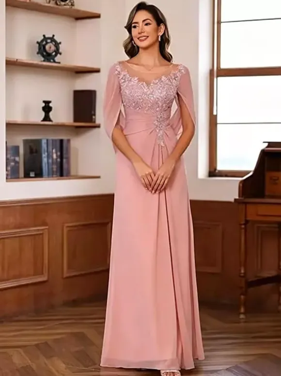 Robe d'invitée pour la mère de la mariée décolleté illusion manches mi-longues coupe trapèze en dentelle longueur au sol idéale pour un mariage.