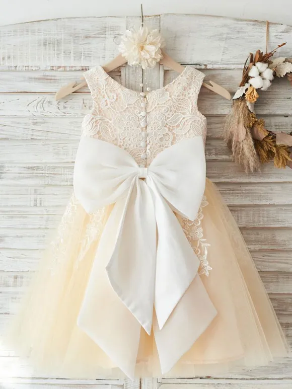 Robe fille de fleur ivoire en tulle col rond en dentelle boutonné sur dos avec noeud robe cortège enfant
