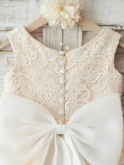 Robe fille de fleur ivoire en tulle col rond en dentelle boutonné sur dos avec noeud robe cortège enfant