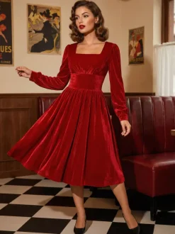 Robe glamour vintage années 1950 noire manches longues col carré style rockabilly