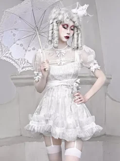 Robe gothique Lolita blanche en dentelle avec n艙ud et volants