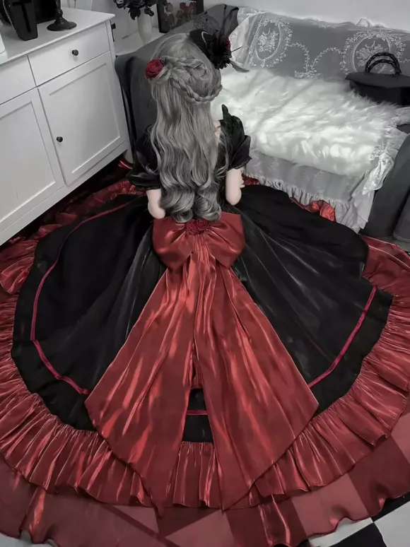 Robe Lolita douce en maille de soie à manches courtes robe à volants superposés style thé robe longue