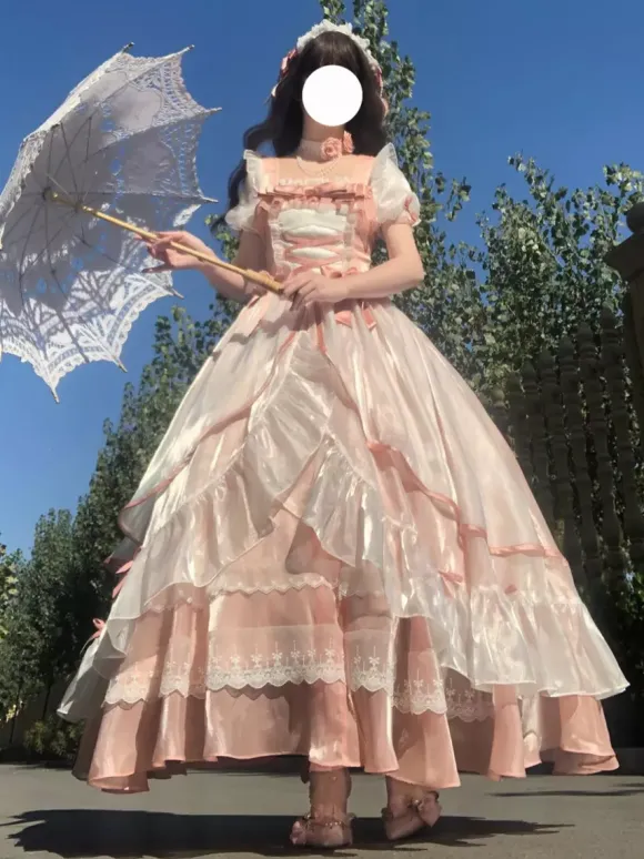 Robe Lolita douce en maille de soie à manches courtes robe à volants superposés style thé robe longue