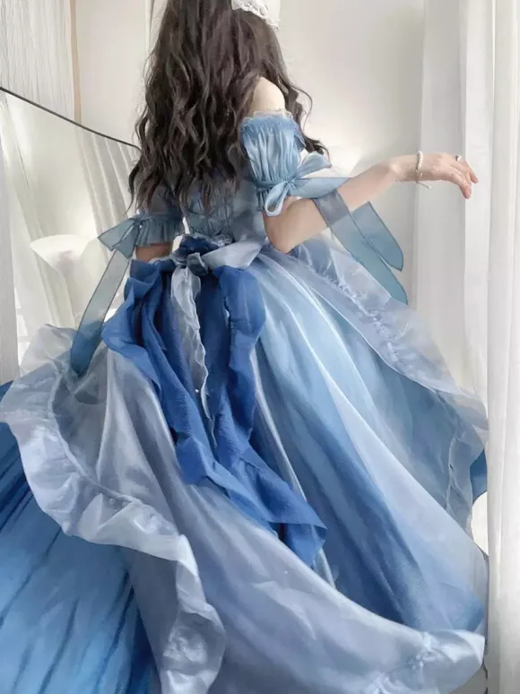 Robe Lolita Fée Bleue coupe asymétrique jolis n艙uds dos nu bretelles bandage et volants