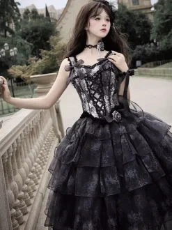 Robe Lolita Fée Noire à volants n艙ud et bretelles lacées style gothique Lolita