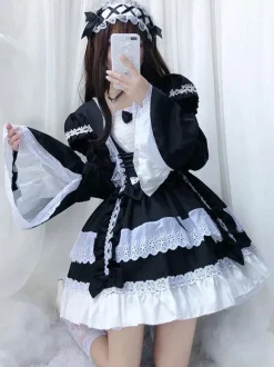 Robe Lolita OP Bonne Noir Blanche Manches Courtes Bouffantes Robes Une Pièce Lolita