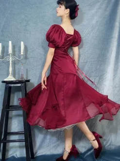 Robe Lolita OP À Lacets À Volants Robe Une Pièce Lolita À Manches Courtes Bordeaux