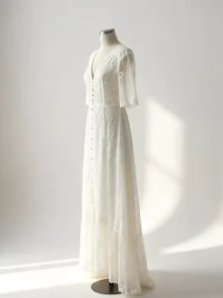 Robe longue bohème en dentelle blanche pour femme - Robe courte à manches courtes et boutons brodés - Tenue d'été idéale pour la plage les mariages et les fêtes (collection 2026)