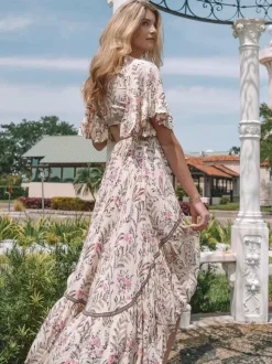 Robe longue bohème fleurie asymétrique pour femme - Rose crème découpes n艙ud sur le devant manches papillon - Été 2026