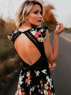 Robe longue bohème noire à fleurs pour femme - Ourlet asymétrique dos nu taille en crochet - Tenues d'été pour un rendez-vous galant 2026