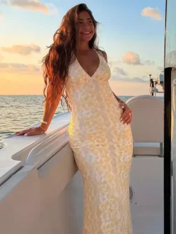 Robe longue en dentelle sans manches décolleté en V profond et dos nu été 2026
