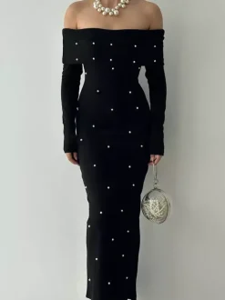 Robe longue moulante noire à épaules dénudées et fente au dos ornée de perles élégantes - Tenue de soirée printemps 2026