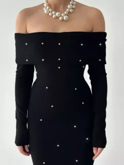 Robe longue moulante noire à épaules dénudées et fente au dos ornée de perles élégantes - Tenue de soirée printemps 2026